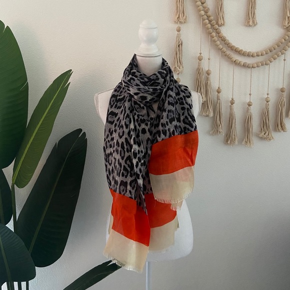 nwot oblong lightweight leopard color block scarf 🧣fall vibes cozy animal print - Picture 3 of 9